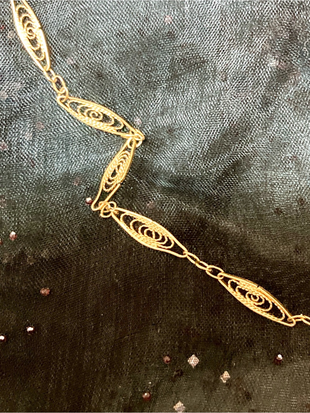 Vintage Delicate Gold Filigree Link Necklace - Elegant 16”